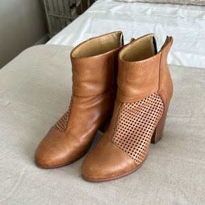 Rag and bone tan ankle booties size 38